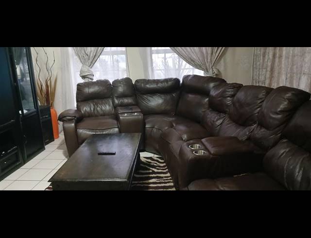 3 BEDROOM HOUSE FOR SALE IN CLAYVILLE